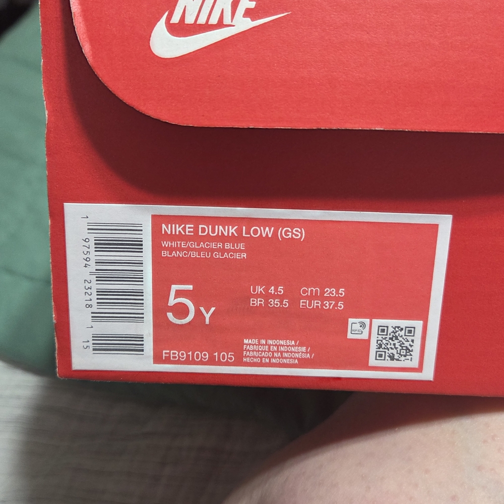 Nike Kids' Low-Top Sneakers in Light Blue and White - Picture 4 of 4